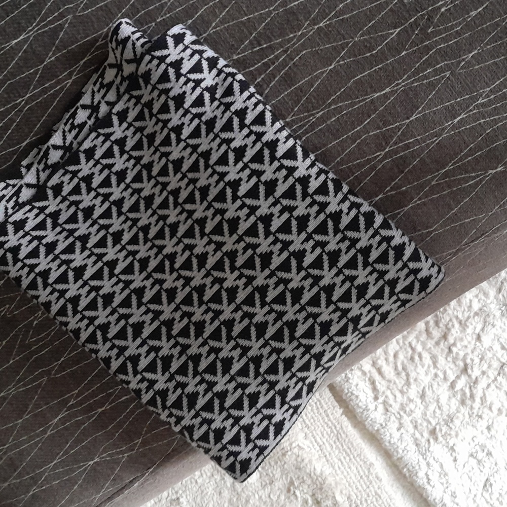 Scarf - Picture 4 of 4